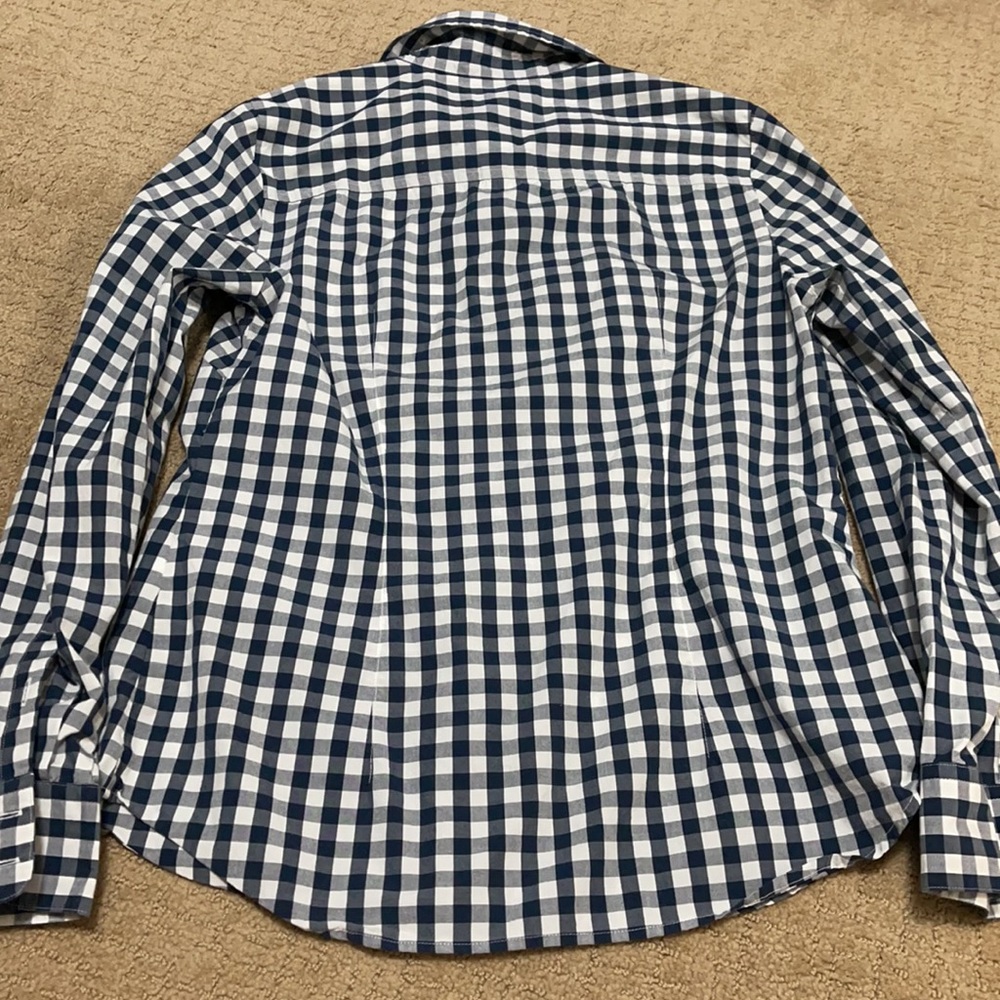 Vineyard Vines Button Up - image 4